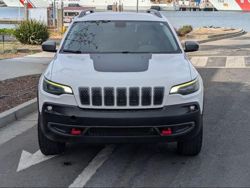 Bright White Clearcoat 2019 Jeep Cherokee Trailhawk
