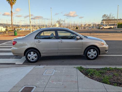 2005 Toyota Corolla LE