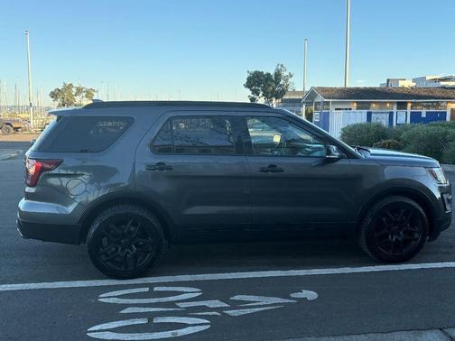 2017 Ford Explorer sport