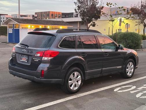 2010 Subaru Outback 2.5 i Limited