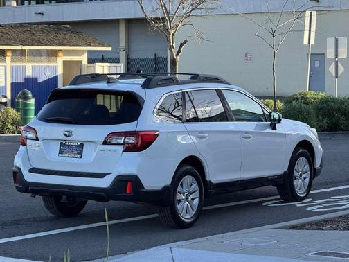 2018 Subaru Outback 2.5i Premium