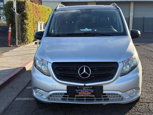 2016 Mercedes-Benz Metris Base