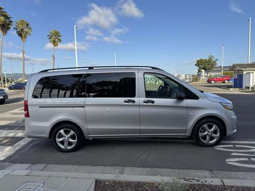 Brilliant Silver Metallic 2016 Mercedes-Benz Metris Base