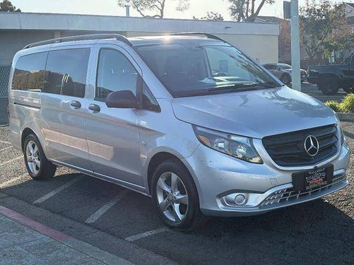 2016 Mercedes-Benz Metris Base