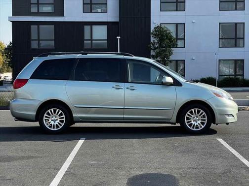2007 Toyota Sienna XLE