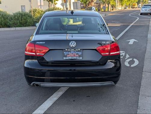 Black 2014 Volkswagen Passat 2.0L TDI DSG SE w/Sunroof