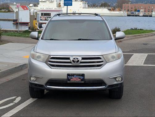 2013 Toyota Highlander SE