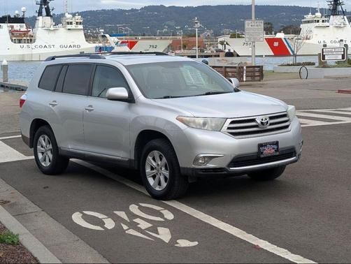 2013 Toyota Highlander SE