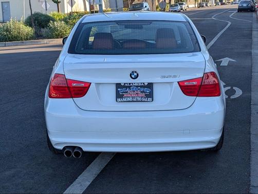 Alpine White 2011 BMW 328 328i