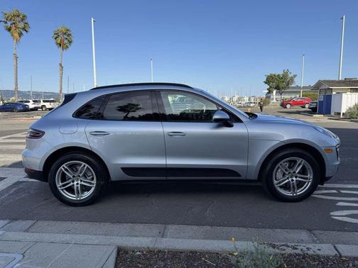 Rhodium Silver Metallic 2016 Porsche Macan Macan S