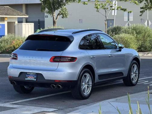 Rhodium Silver Metallic 2016 Porsche Macan Macan S