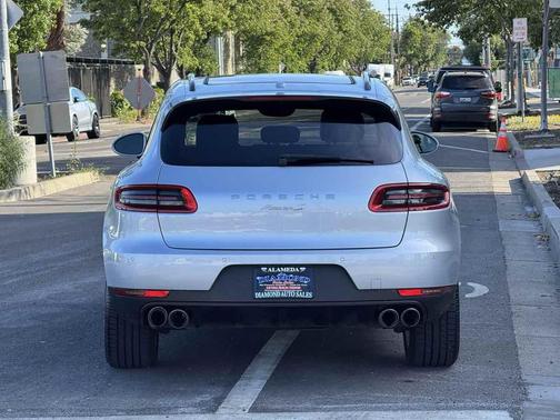 Rhodium Silver Metallic 2016 Porsche Macan Macan S