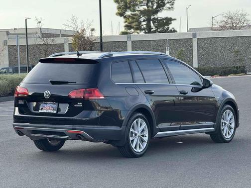 2017 Volkswagen Golf Alltrack TSI SE