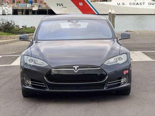 2015 Tesla Model S 90D