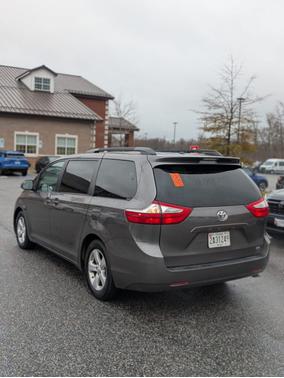 2015 Toyota Sienna LE Auto Access Seat