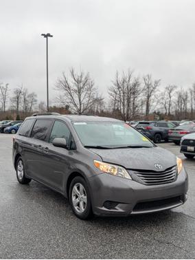 2015 Toyota Sienna LE Auto Access Seat