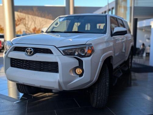 Super White 2017 Toyota 4Runner SR5