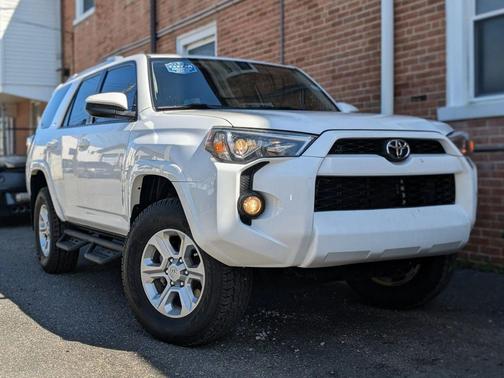 Super White 2017 Toyota 4Runner SR5