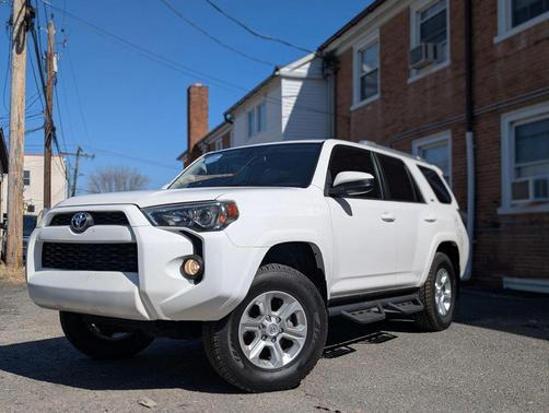 Super White 2017 Toyota 4Runner SR5
