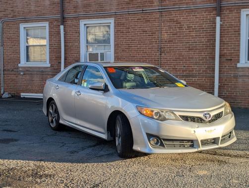 2014 Toyota Camry SE Sport