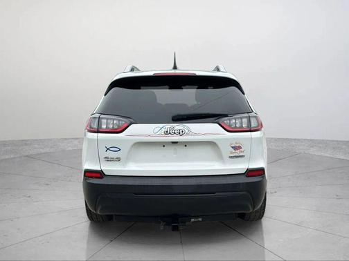 Bright White Clearcoat 2019 Jeep Cherokee Latitude