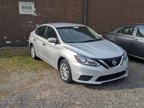 Gun Metallic 2018 Nissan Sentra SV