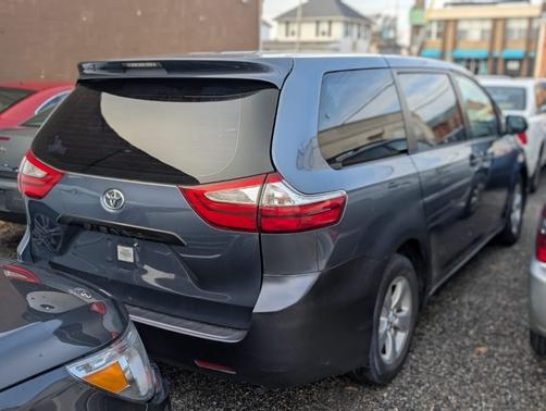 2015 Toyota Sienna L