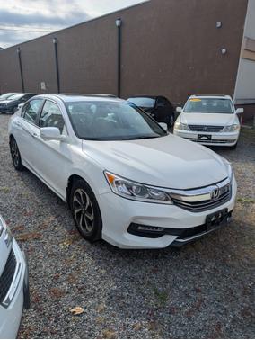 2017 Honda Accord EX-L w/Navigation & Honda Sensing