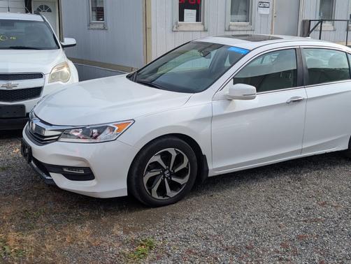 2017 Honda Accord EX-L w/Navigation & Honda Sensing