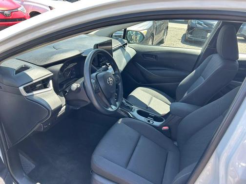 Ice Cap 2025 Toyota Corolla LE