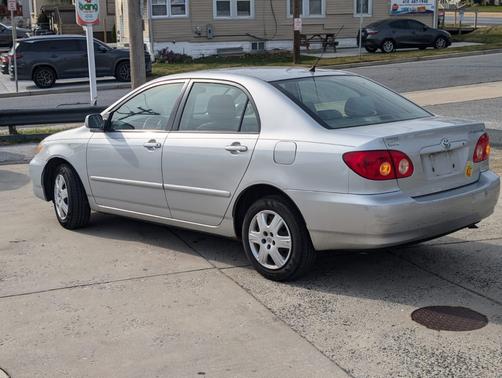2005 Toyota Corolla LE