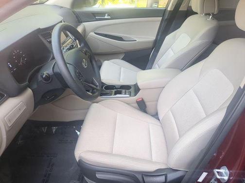 Ruby Wine 2016 Hyundai TUCSON SE