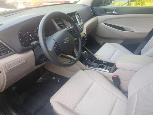 Ruby Wine 2016 Hyundai TUCSON SE