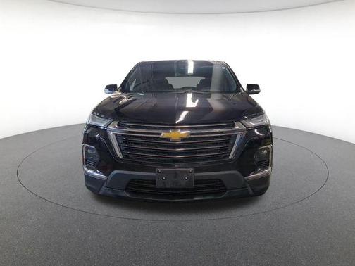 Mosaic Black Metallic 2023 Chevrolet Traverse LT Cloth