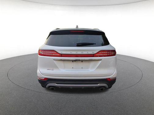 White Platinum 2019 Lincoln MKC Standard