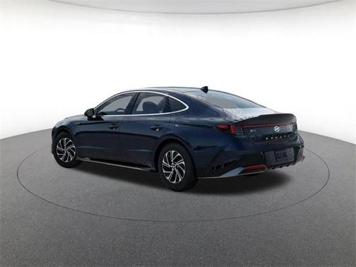 2026 Hyundai SONATA Hybrid Base