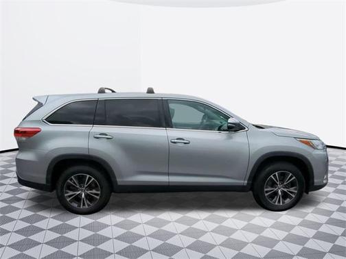 2019 Toyota Highlander LE I4