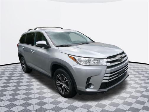 2019 Toyota Highlander LE I4