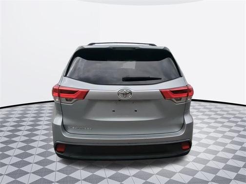 2019 Toyota Highlander LE I4