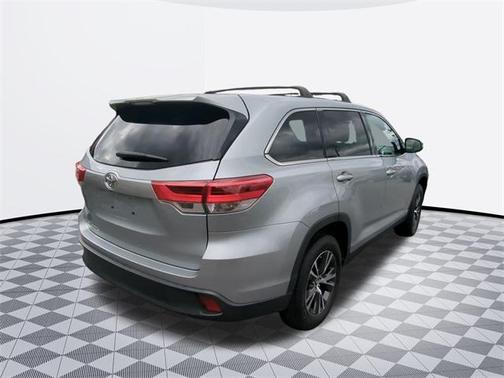 2019 Toyota Highlander LE I4