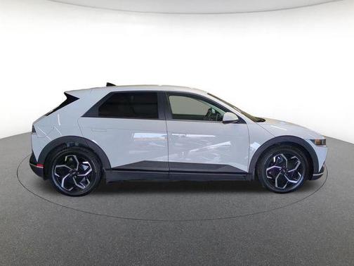Atlas White 2024 Hyundai IONIQ 5 SE
