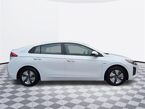 2018 Hyundai IONIQ Hybrid Blue