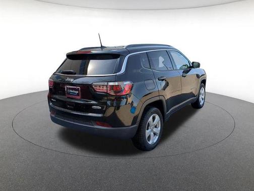 Diamond Black Crystal Pearlcoat 2019 Jeep Compass Latitude