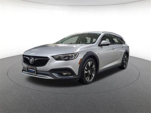 2018 Buick Regal TourX Essence