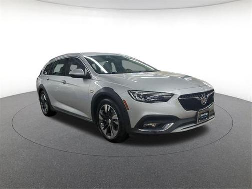 2018 Buick Regal TourX Essence