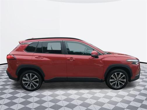 2022 Toyota Corolla Cross XLE