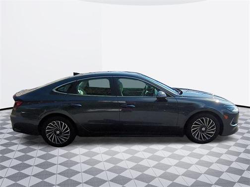 2023 Hyundai SONATA Hybrid SE