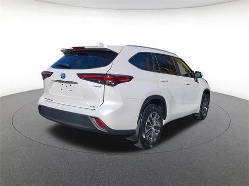 2023 Toyota Highlander Hybrid XLE