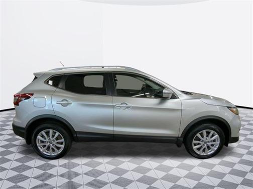 2022 Nissan Rogue Sport SV
