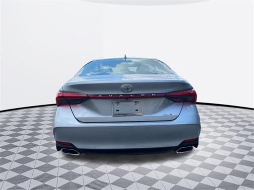 2022 Toyota Avalon XLE